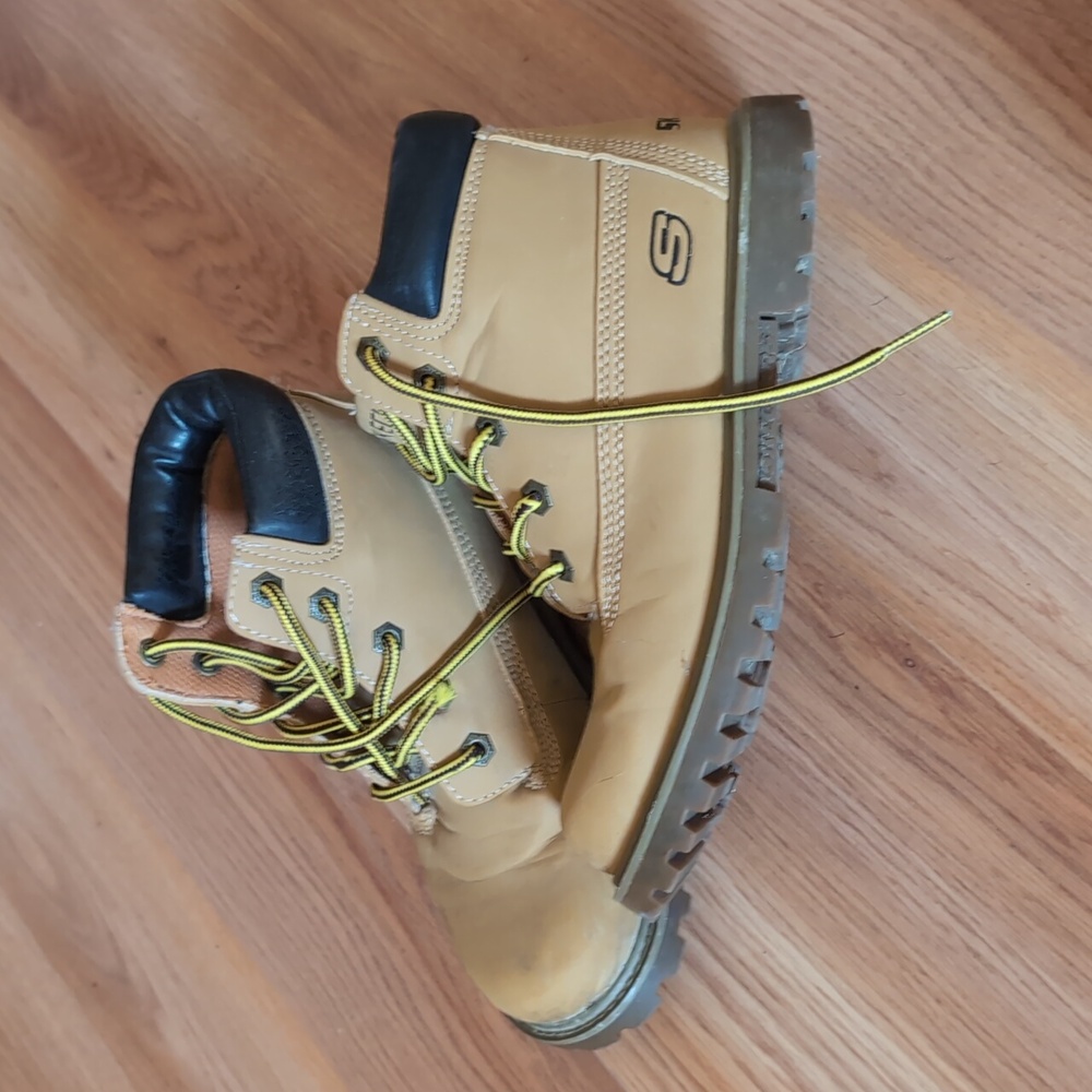 Skechers Kids Boots in Tan and Black